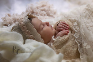 Lexington, KY Newborn Pictures of a baby in vintage bonnet